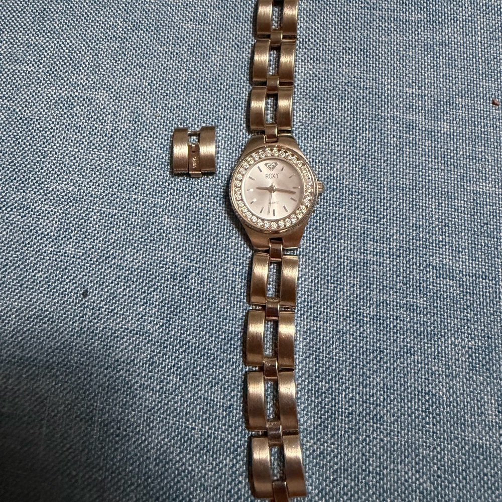 Roxy Y2K Rhinestone Watch Blue Face Silver Tone Quartz Bracelet - Picture 5 of 5
